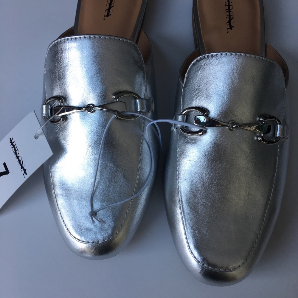 Merona Kona Flats Silver - Picture 4 of 4